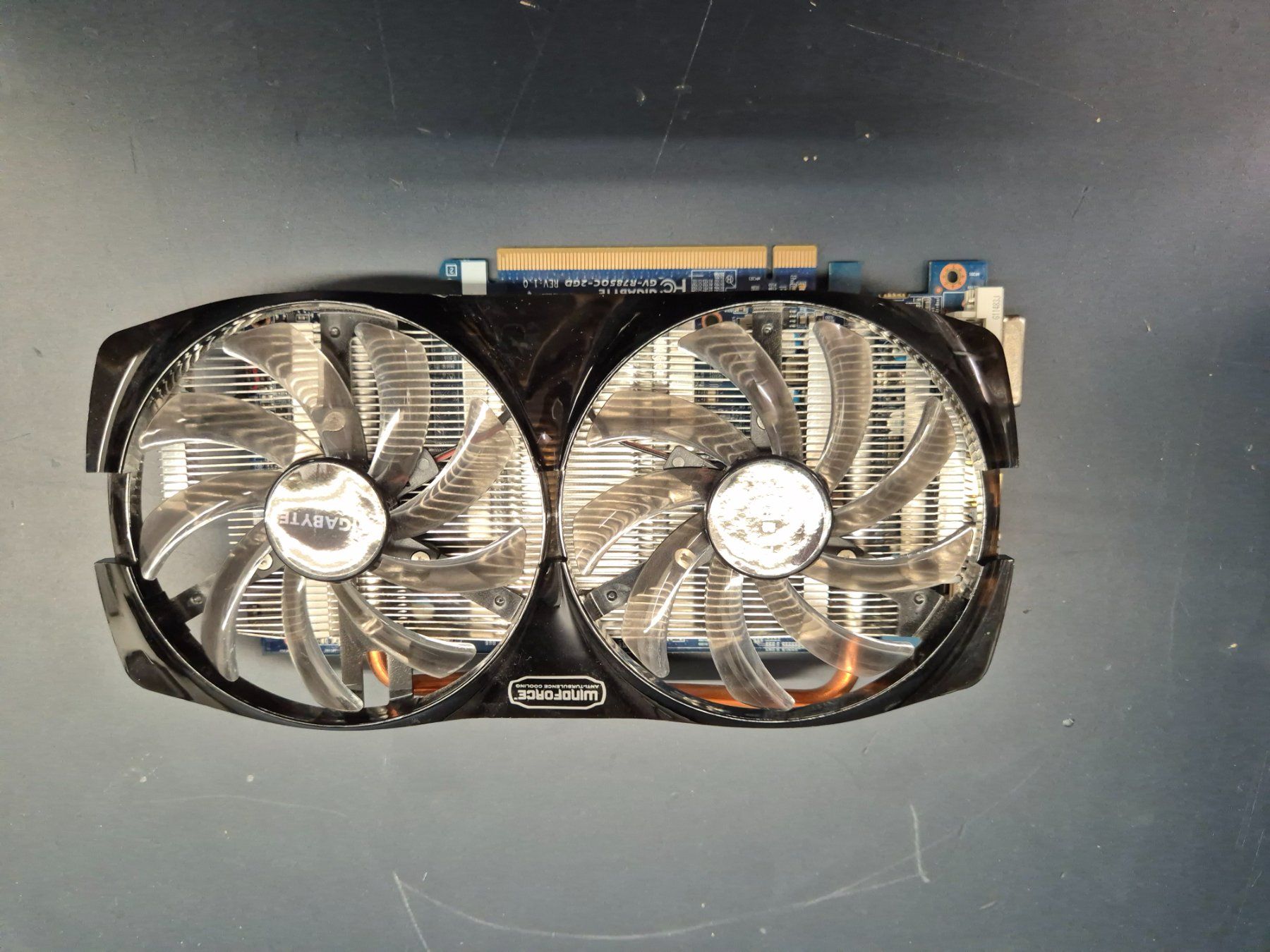 Schede grafiche: Gigabyte Radeon HD 7850 2GB – Difettoso da Altdorf UR venduto da F_abio