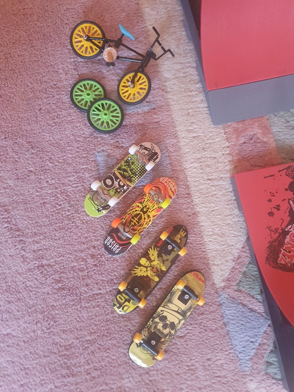 Spielzeuge: Finger Skateboard Set – Gebraucht aus Herznach von _.Puch._ 1