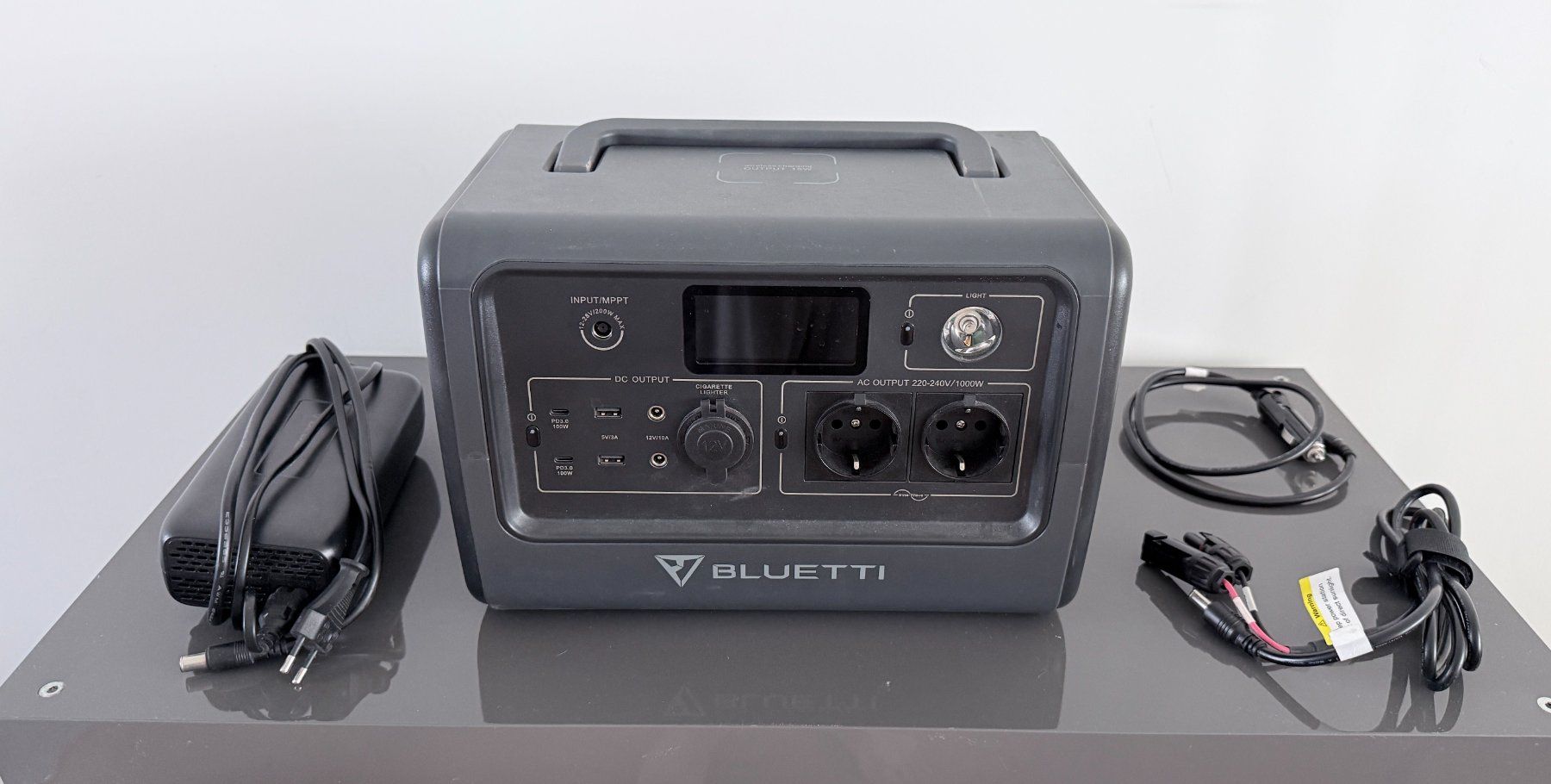 Bluetti Batterie: Bluetti EB70 Tragbare Powerstation 1000 W 716Wh – Usato da Zürich venduto da Knaerri