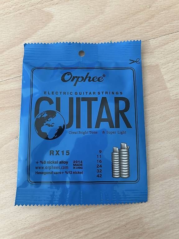 Strumenti musicali: Orphee Saiten für E Gitarre – Usato da Zürich venduto da Sherpa