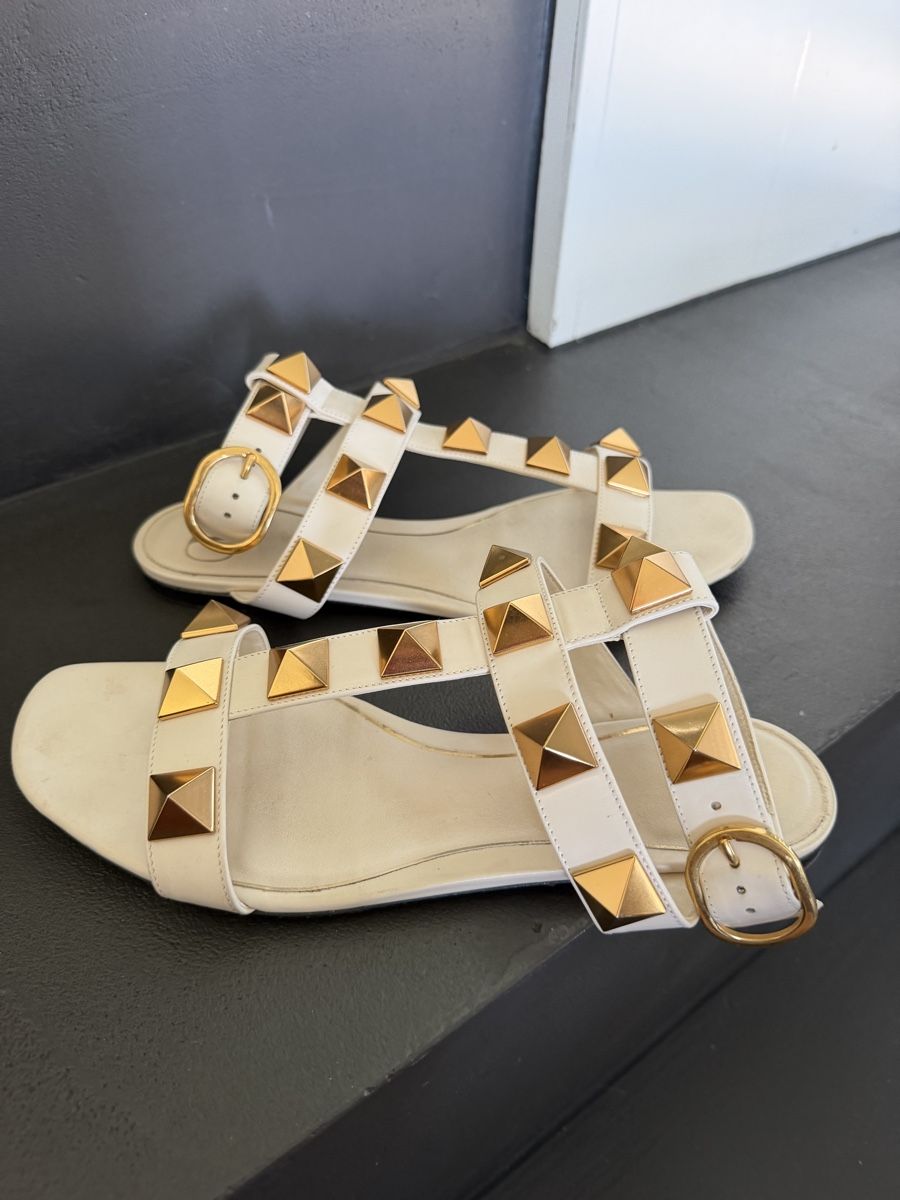 Valentino Scarpe da donna: VALENTINO Roman stud sandals 38.5 – Usato da Steinhausen venduto da Stylelene14 3