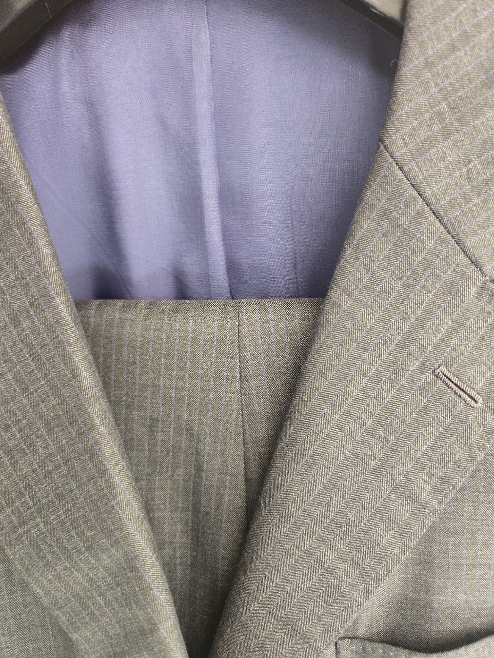 Completi, tute sportive e funzionali: BUSINESS SUIT 3 PC  – Usato da Zug venduto da f_t_827r 9