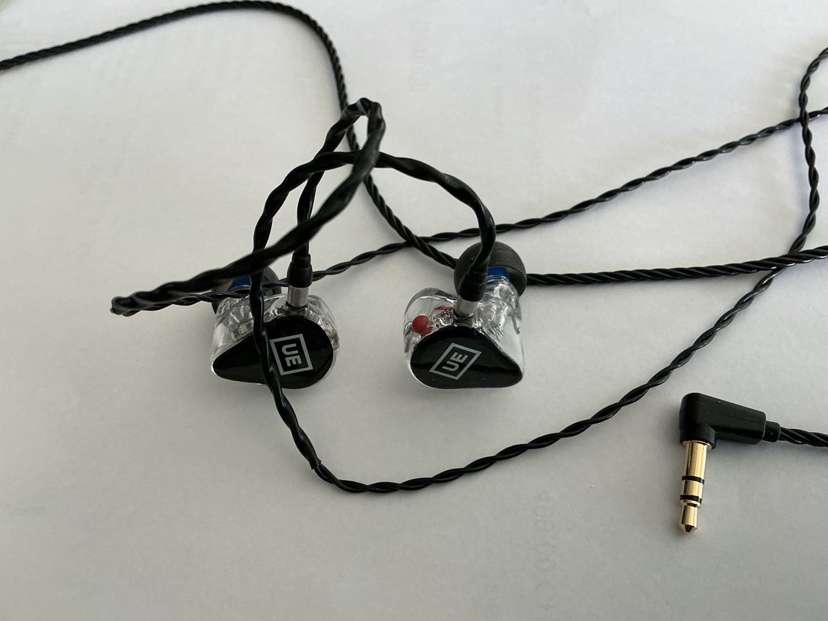 Ultimate Ears Cuffie: Ultimate Ears UE350 – Nuovo (secondo la descrizione) da Basel venduto da kahuna25