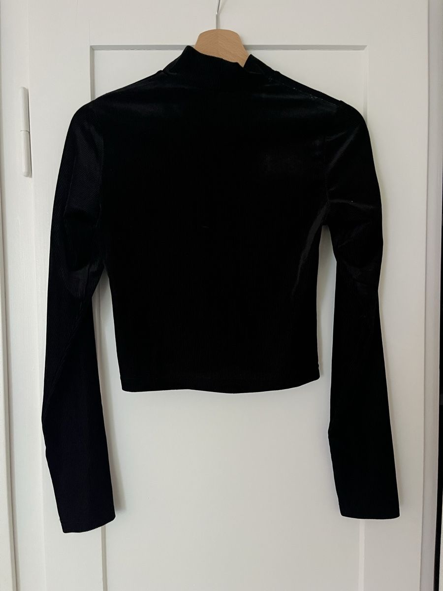 Weekday Pulls & Sweat-shirts: Samt Langarm Shirt mit Mockneck – D'occasion à Zürich par ale_t 1