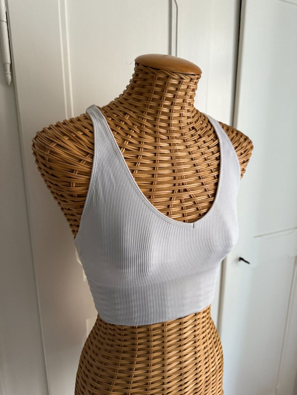 Puma Top: PUMA - Sport Top grau-weiss gerippt S – Usato da Zürich venduto da Diazaio 1