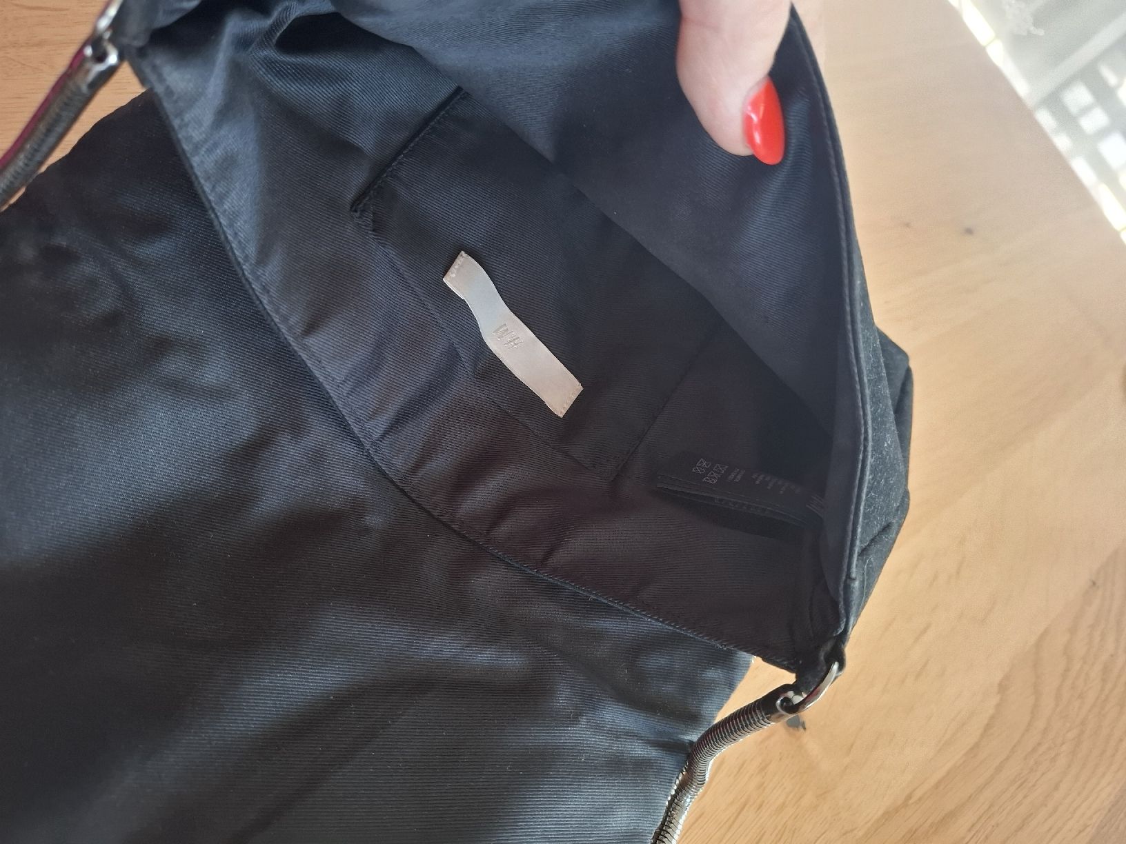 H&M Sacs femmes: Tasche schwarz mit Perlen  – D'occasion à Wangen SZ par Mschatz 2
