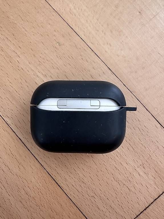 Caricabatterie: AirPods Pro 2nd Gen Ladecase – Usato da Zürich venduto da Clara.Trixi 2