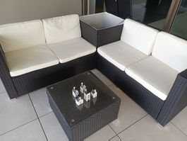 Ratan Lounge wie neu