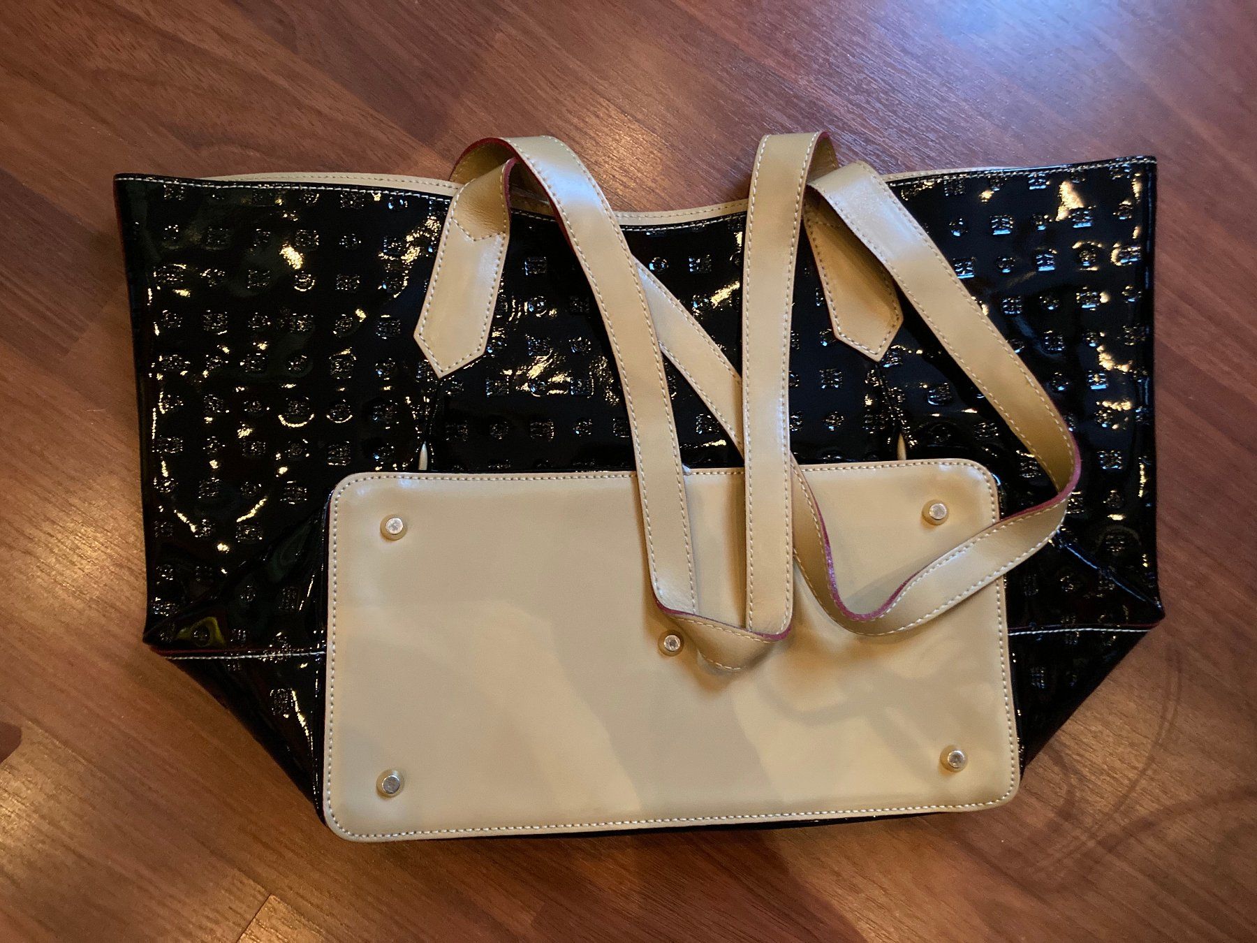 Borse da donna: Arcadia Handbag Lackleder schwarz-beige – Nuovo e nell'imballaggio originale da Unterseen venduto da amj_zz7j 1
