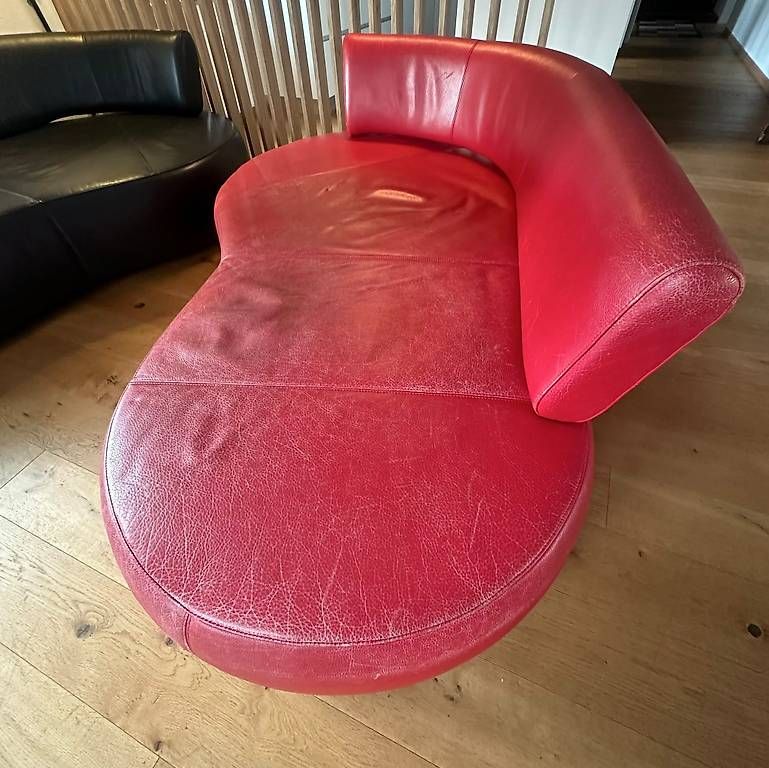 Sofas: 2 Sofas rot, schwarz – Gebraucht aus Teufen AR von fre_ps6j 2