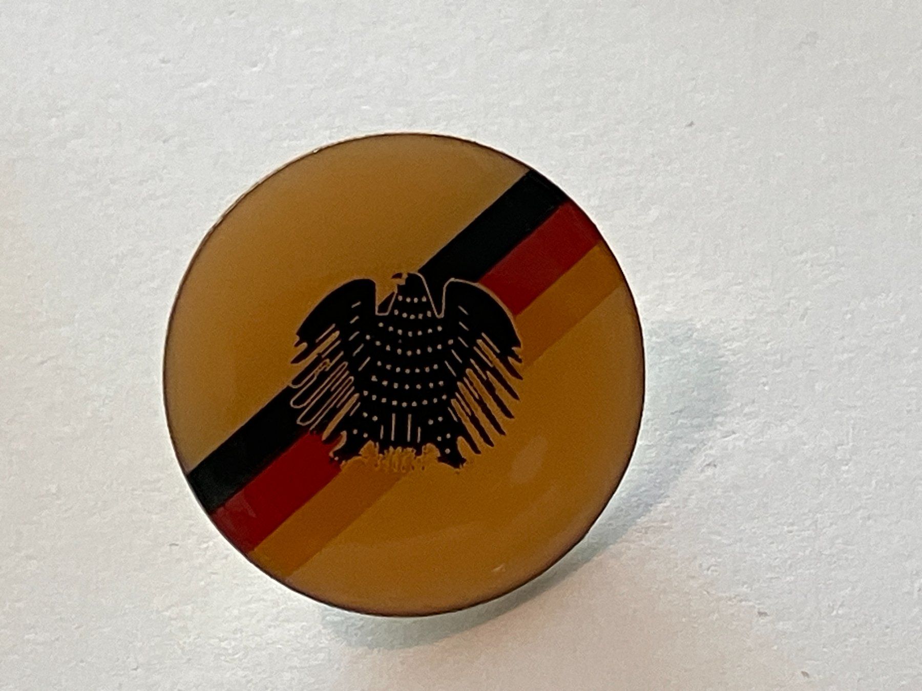 Placchette & Badge: 1 Pin Deutscher Bundestag – Usato da Basel venduto da djwwpp