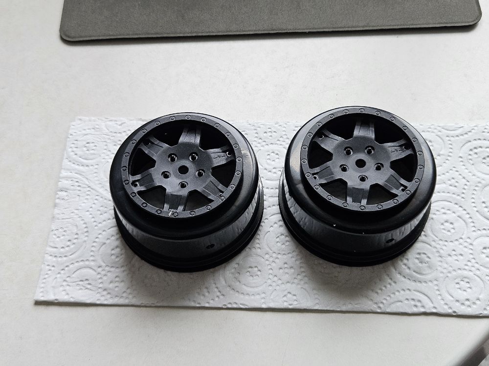 RC Kits de montage: RC Auto Räder, neuwertig, Reifendurchmesser 1:10, Schwarz – Neuf avec emballage d'origine à Solothurn par Sam79