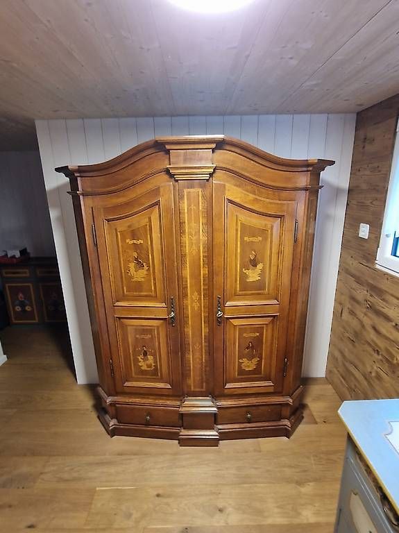 Articles en bois: Bauernschrank (Bodenseeschrank) – D'occasion à Lungern par libra87
