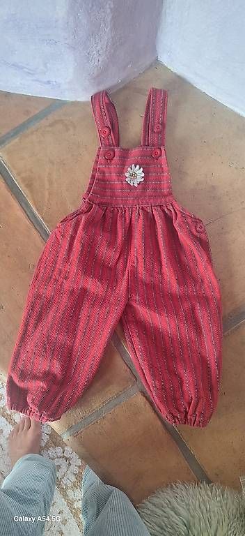 Hosen: Traditionelle Kinderlatzhose Gr ca. 62-80 – Gebraucht aus Rüti ZH von la-93