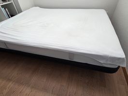 Bett 200x160cm mit 2xLattenrost und Matratze