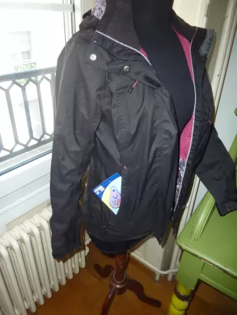 veste mi-saison taille S marque décathlon pour femme
