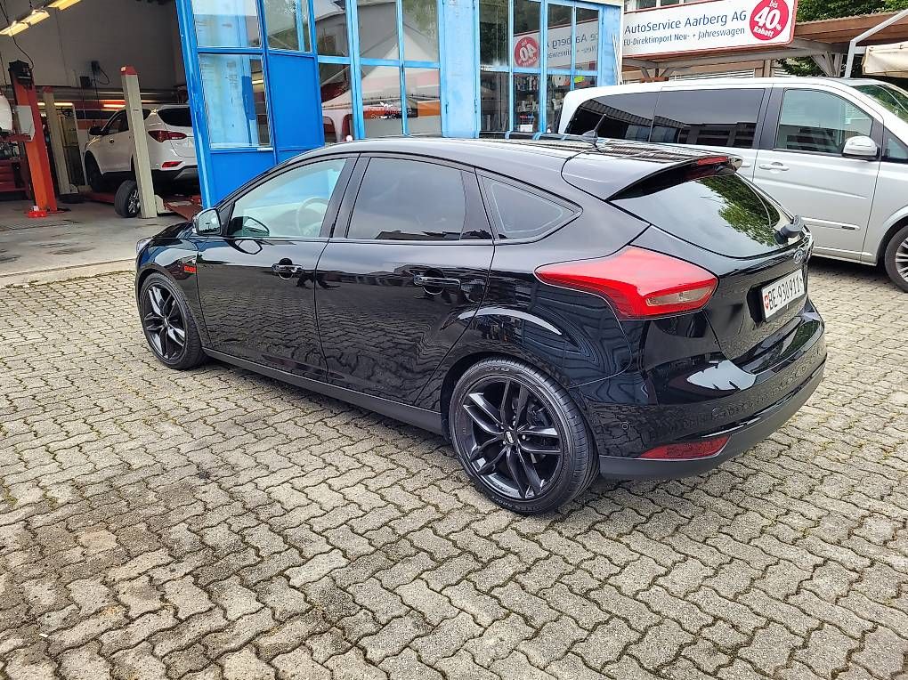 Tutti pezzi di ricambio auto: Heckleuchten Focus MK3 getönt – Usato da Wolhusen venduto da joell02