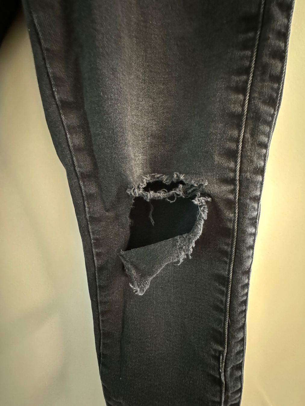Hosen: Hose schwarz, Gr. S, Länge 30 – Gebraucht aus Arlesheim von Eli_77 5