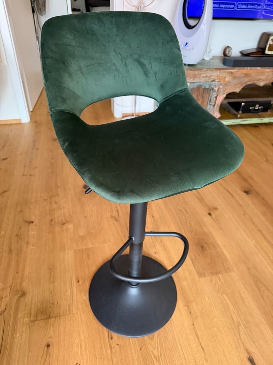 Tabourets: 2x Barhocker in grün/schwarz – D'occasion à Rheinfelden par MauriPr 1