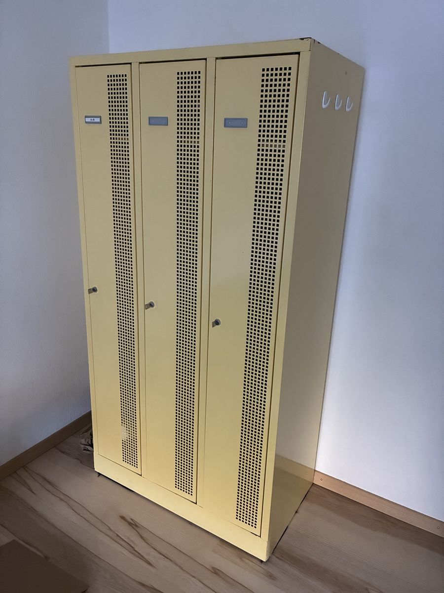 Armadi: Spind / Garderobenschrank – Usato da Felsberg venduto da clb3