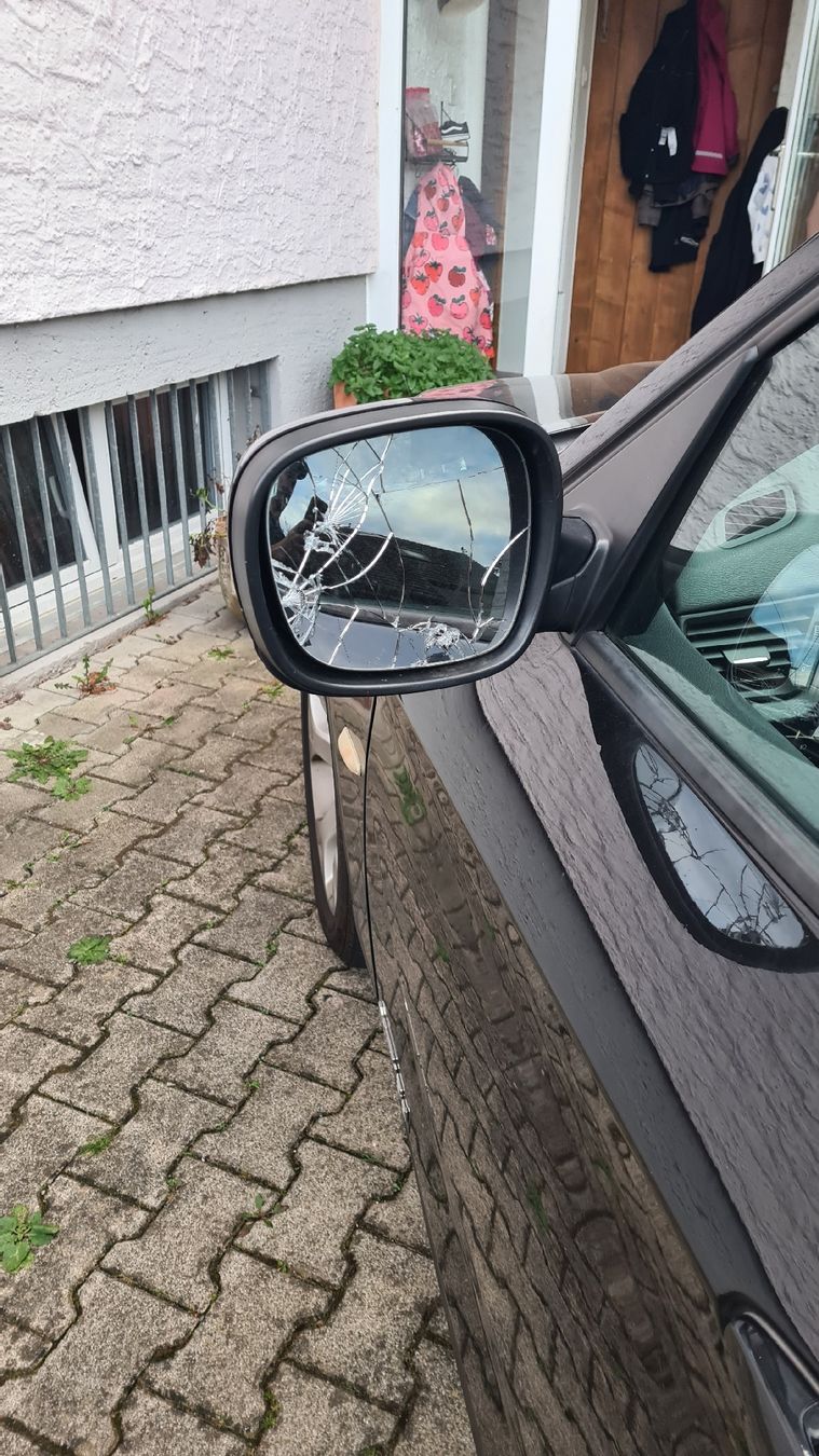 BMW Automobili: BMW X1 xDrive18d Schwarz – Difettoso da Rothrist venduto da Swissby1 7