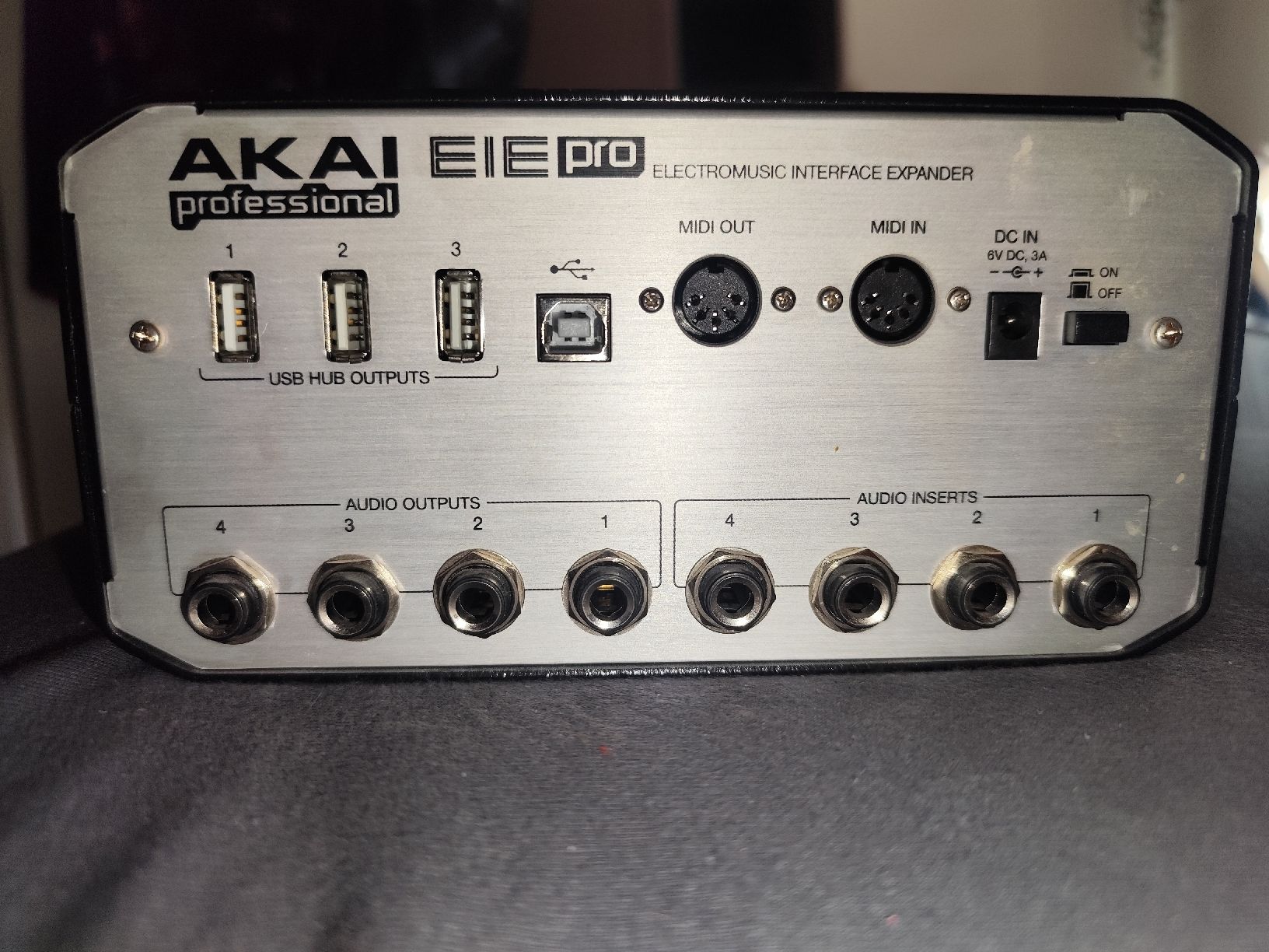 Akai Attrezzatura per studi di registrazione: AKAI EIE PRO Audio Interface gebraucht – Usato da Maisprach venduto da derVersteigerer 1