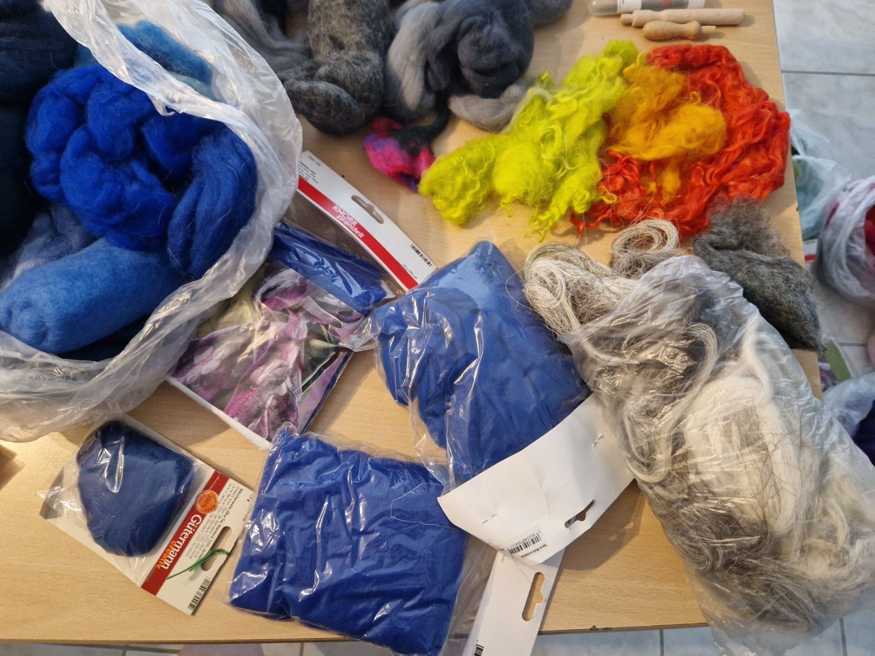 Kit bricolage: Filzmaterial - Ausgiebige Sammlung – Usato da Delémont venduto da Tinkpink 6