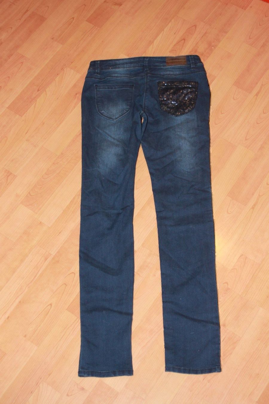 Esprit Pantalons: gerade Jeans 176 mit Pailetten v Esprit – Neuf (Voir description) à Wenslingen par Strick4Alpaca 1
