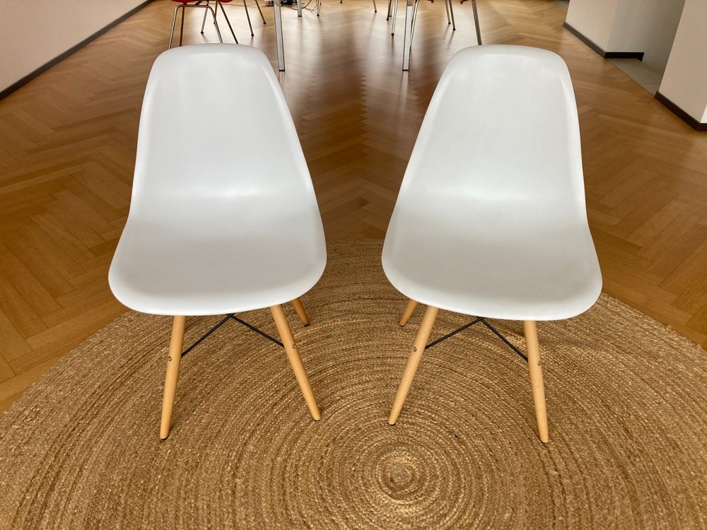 Vitra Replica Stühle 2er Set weiss (Gebraucht) in Richterswil für CHF