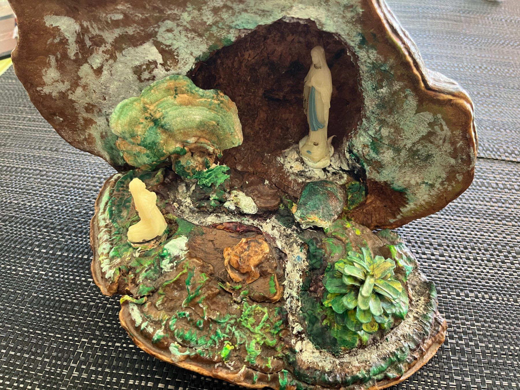 Skulpturen & Statuen: Religiöse Lourdes Grotte mit Mutter Maria Figur, Handarbeit – Gebraucht aus Baar von Aatina 1