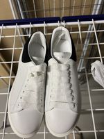 weisser Sneaker
