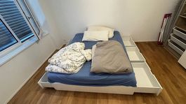 Bett + Matraze