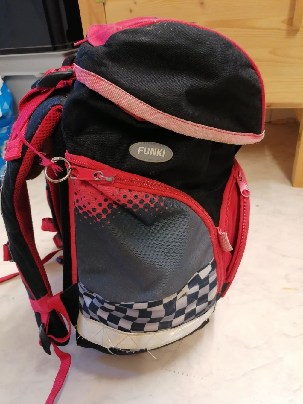 Funki Zaini: Leichter Schulrucksack – Usato da thalwil venduto da Ray7211 2
