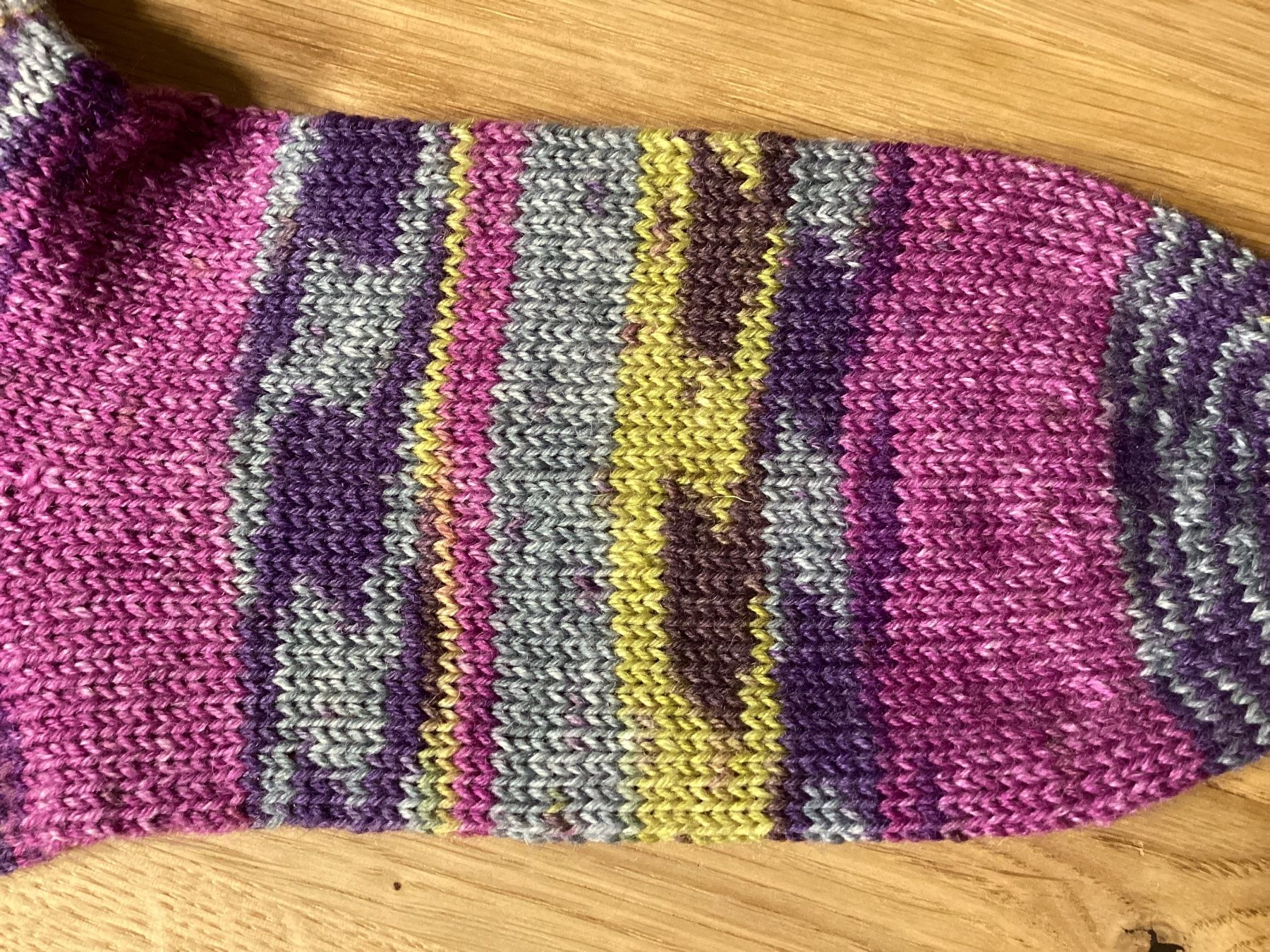 Socken: Handgestrickte OPAL Sweet Kiss Socken – Neu und originalverpackt aus Flawil von kruemeli02 1