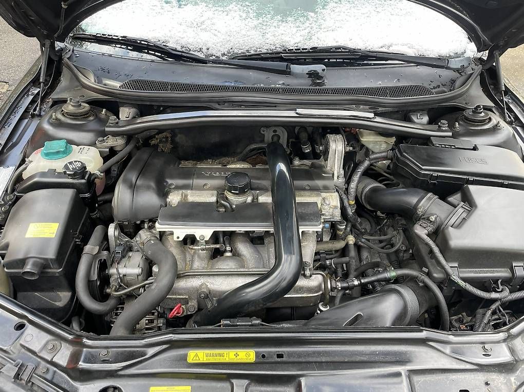 Automobili: Volvo V70 2.4 T AWD – Usato da Liebefeld venduto da Adrianl0 2
