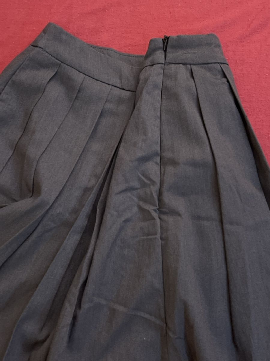 Completi & Tailleur: ensemble Veste courte + jupe plissée, taille S – Usato da Renens VD venduto da sar_bwz5 7