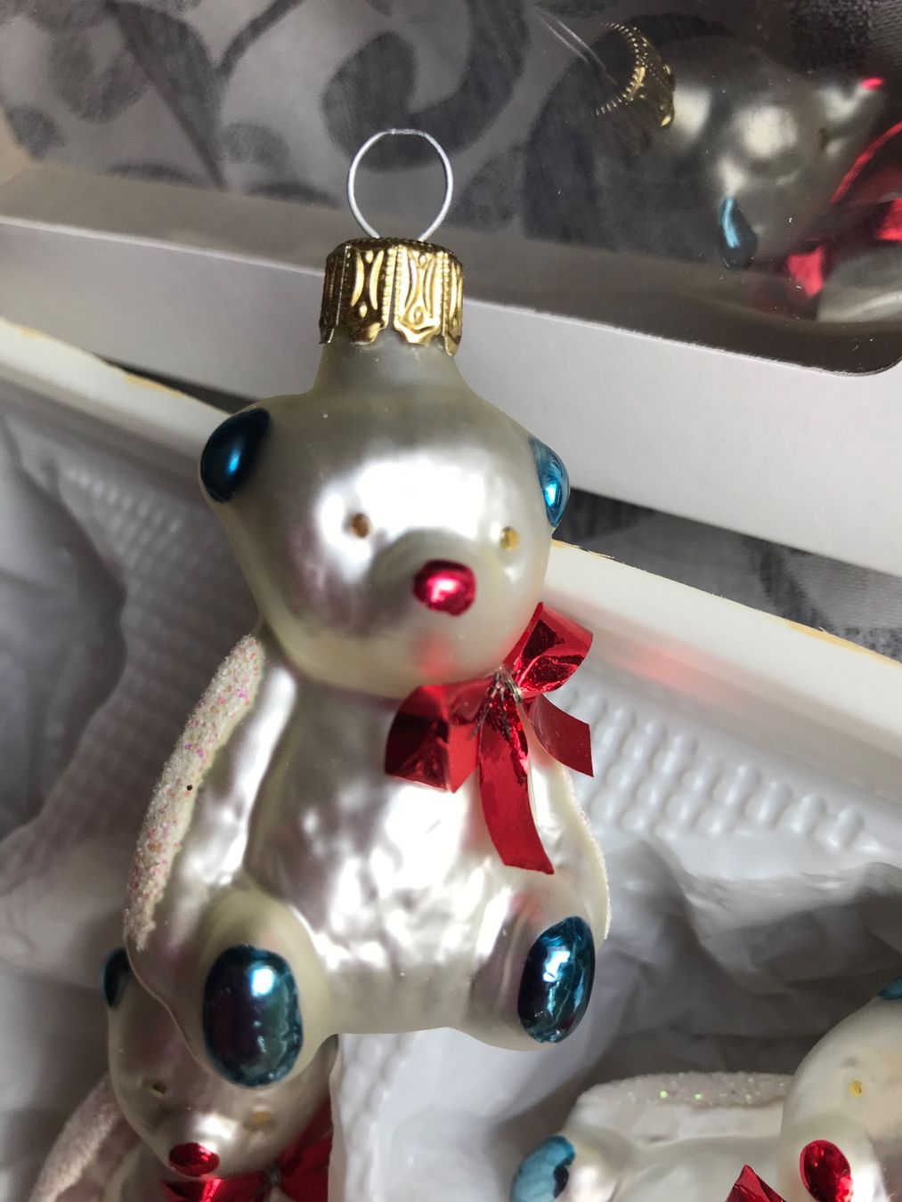 Tutte le decorazioni: 6 elfenbeinfarbene Bärchen Bär Christbaumschmuck – Nuovo e nell'imballaggio originale da Alpnach Dorf venduto da marvo 2