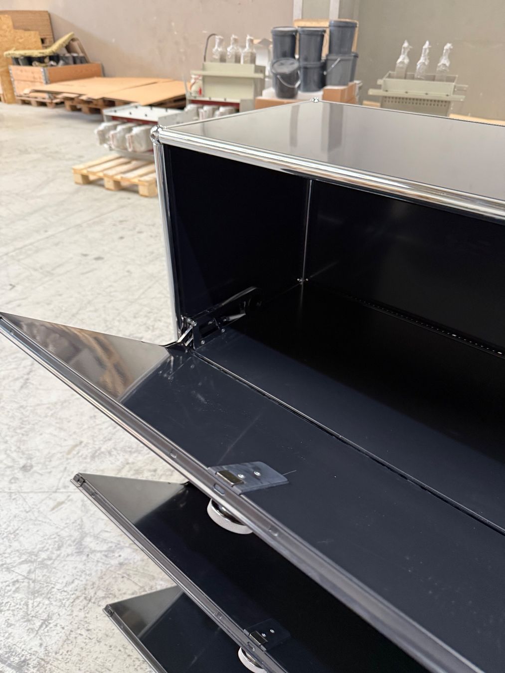 USM Regale: USM Haller Sideboard 1x3 Graphitschwarz 1x3 Q2 – Gebraucht aus Balsthal von Designhaus.Schmitt 7