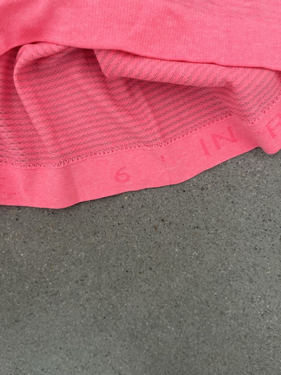 Lululemon T-shirt: Lululemon Shirt Gr. 6 – Usato da Dottikon venduto da kat_jk9m 1
