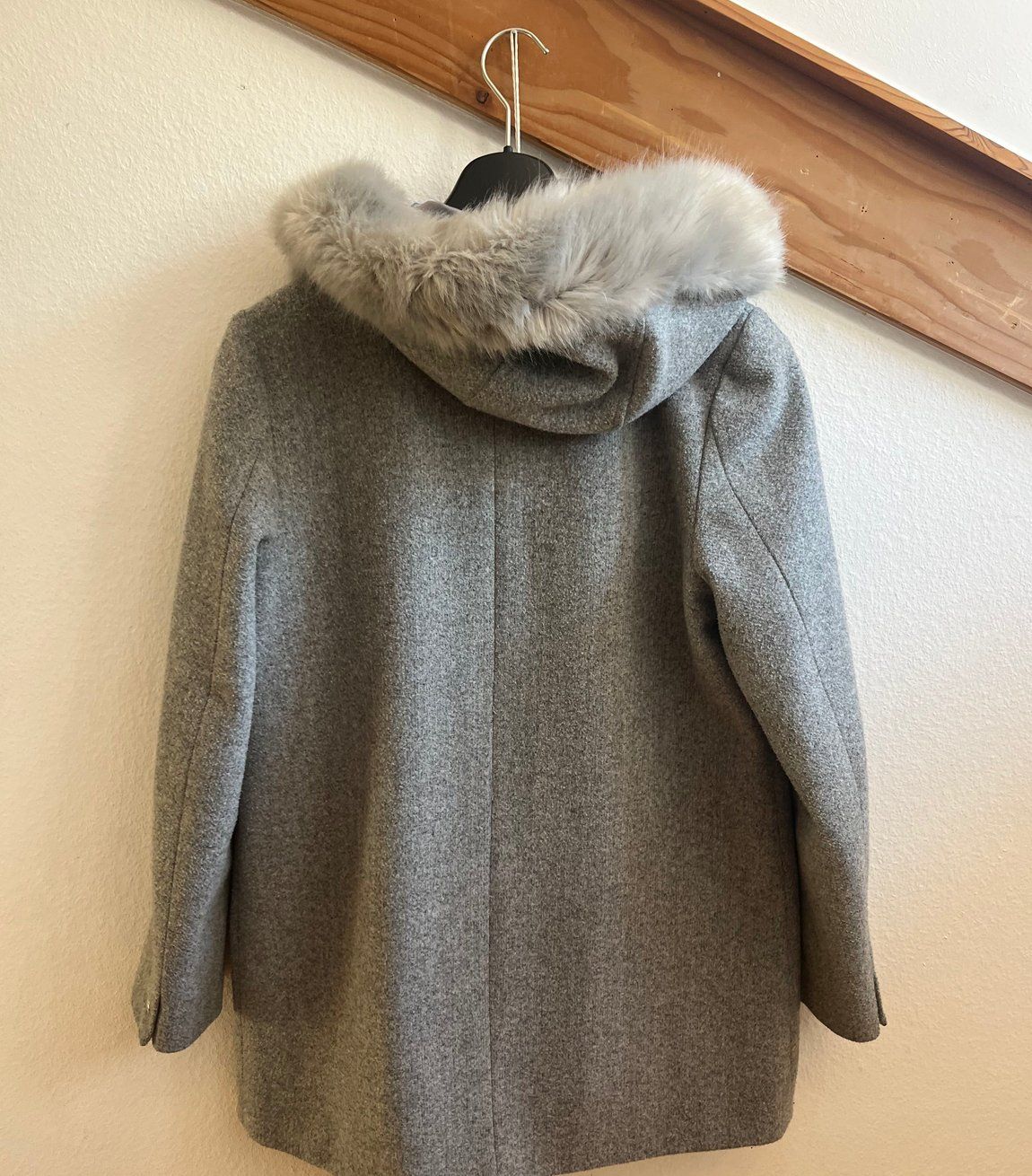 Cappotti: Manteau gris à capuche – Usato da Hauterive NE venduto da romyberbe 1