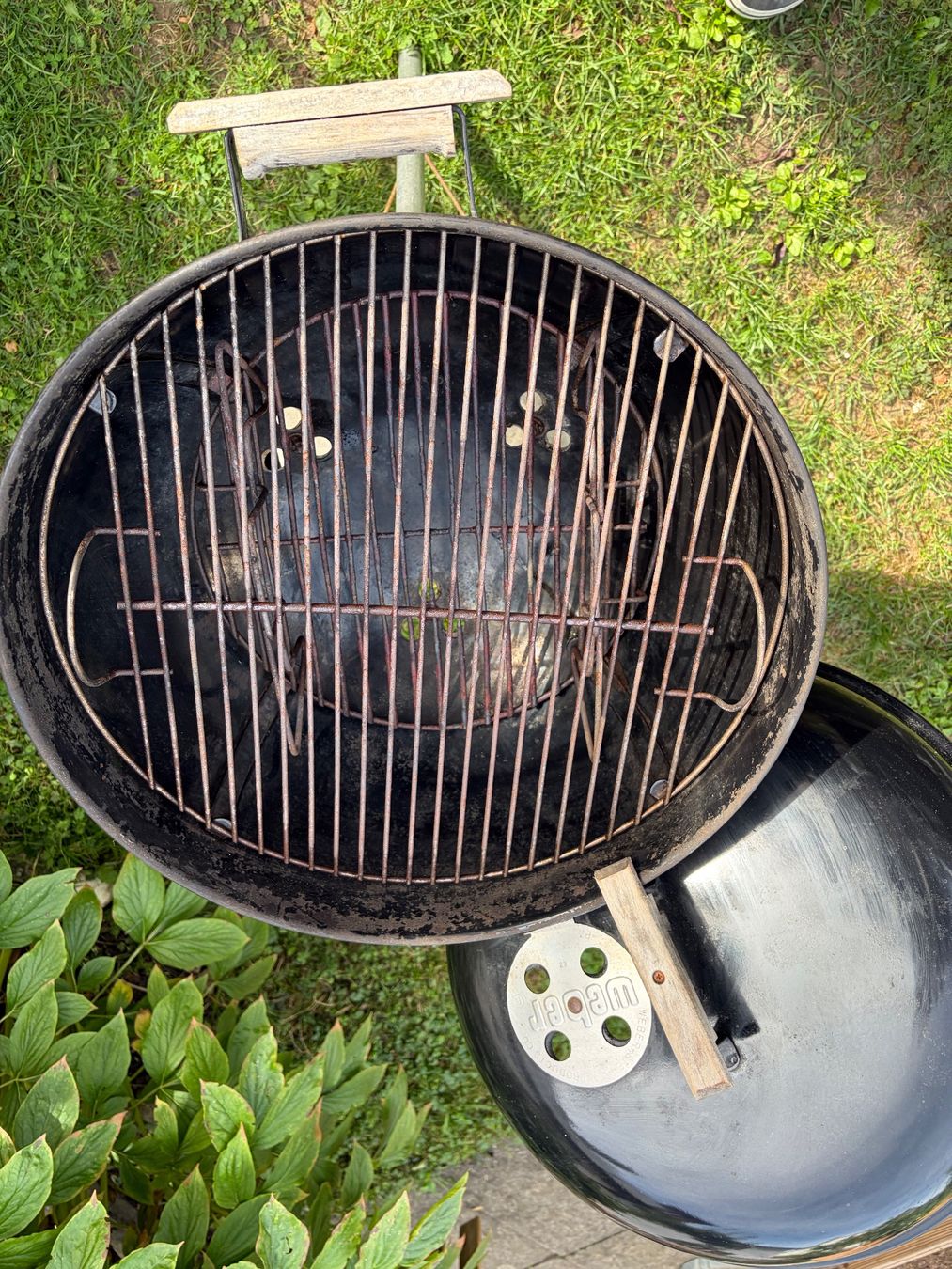 Weber Griglie: Kugelgrill Weber schwarz 47cm Durchmesser – Usato da Erlenbach ZH venduto da simiundstephan 2