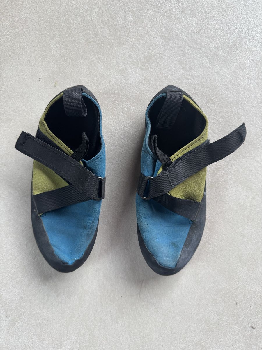 Pareti & prese d'arrampicata: Kletterschuhe  in Größe 32-33 – Usato da Klosters venduto da ste_5crp