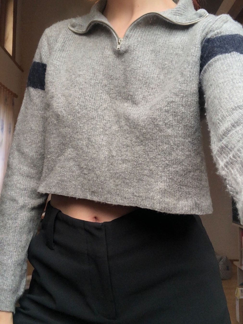 Brandy Melville Pullover & Sweatshirts: Pull gris – Gebraucht aus Bulle von sop_ct6x