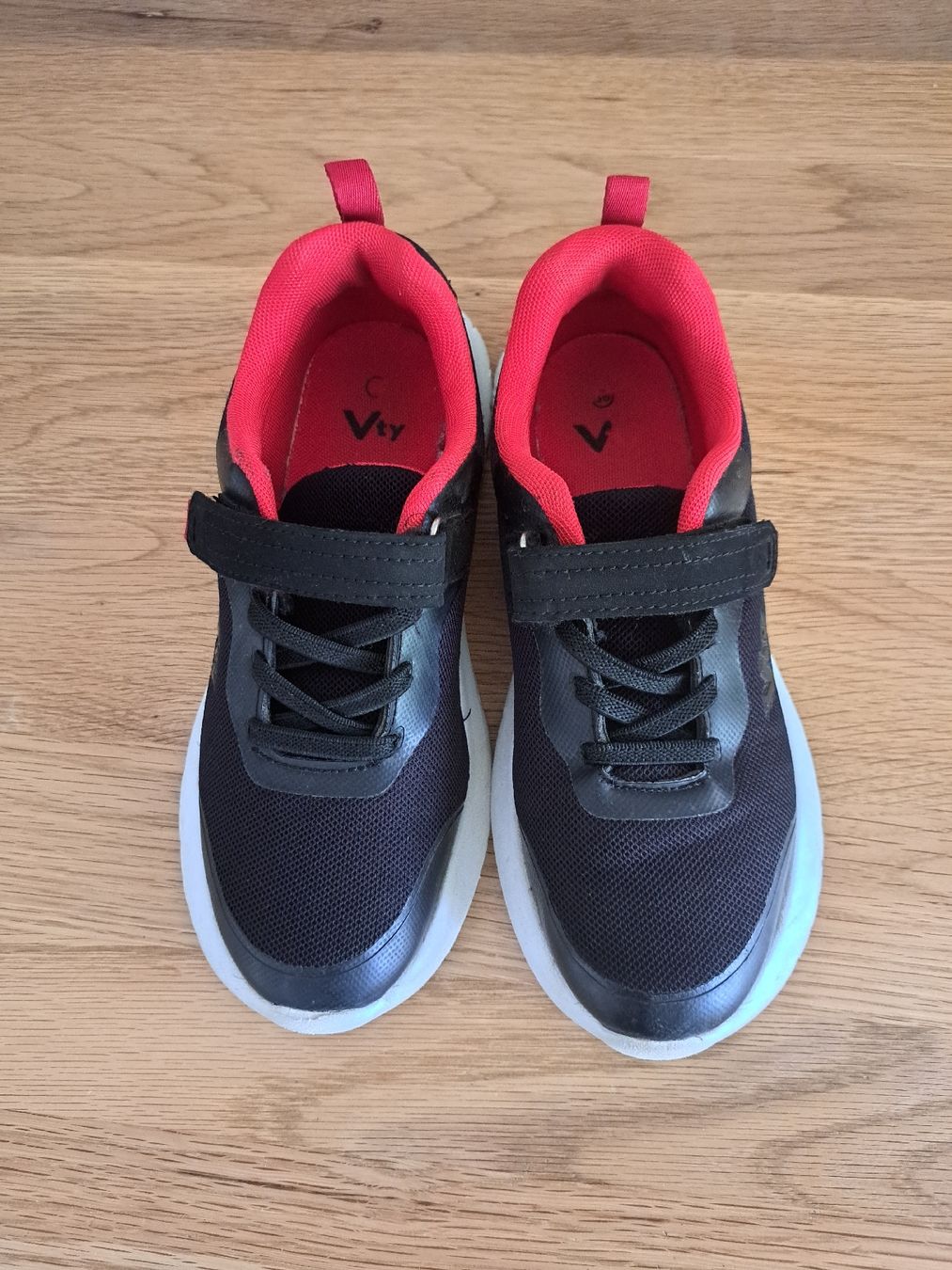 Victory Scarpe per ragazzi: Turnschuh Gr. 36 – Usato da Nürensdorf venduto da Janinejuli