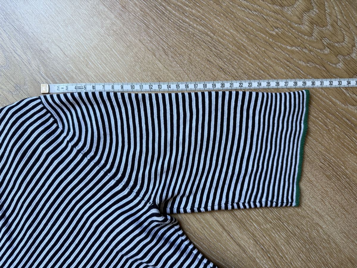 T-Shirts: T-shirt maille noir/blanc rayé Cortefiel, t.S/36 – Gebraucht aus Tavannes von Thriftshop 3