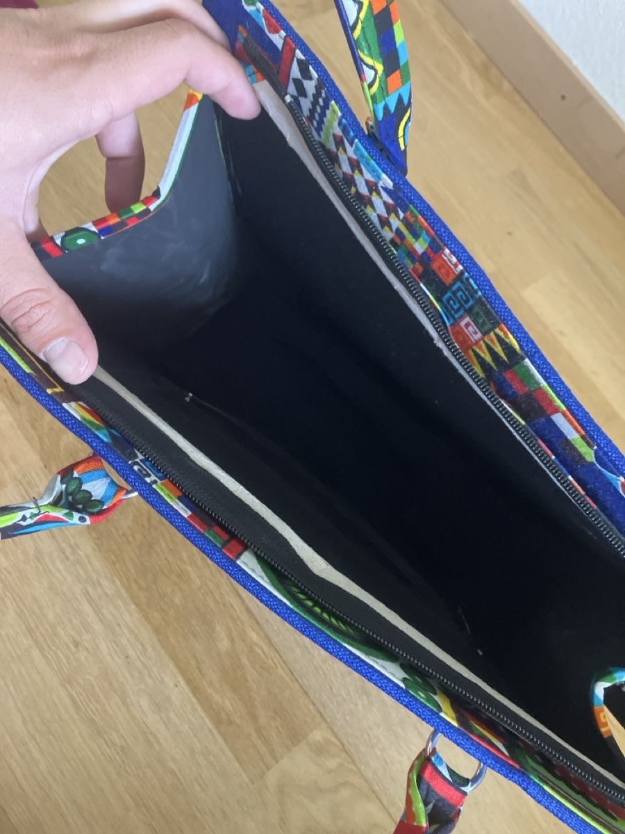 Borse da donna: Einzigartige Handtasche mit farbigem Muster – Nuovo (secondo la descrizione) da Petit-Lancy venduto da RicardoGrunderShop 1