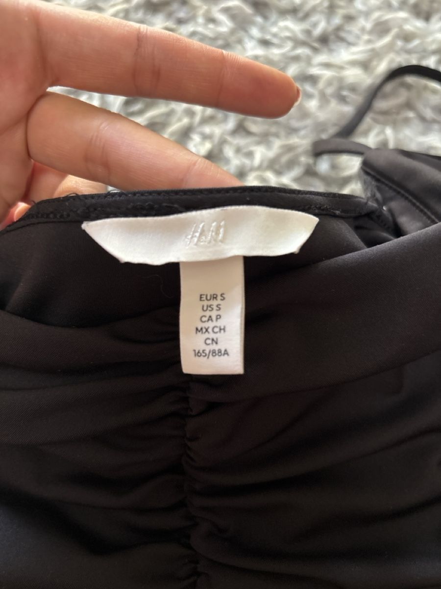 H&M Top: Body H&M schwarz Grösse S – Nuovo (secondo la descrizione) da Zürich venduto da dil_mdn7 1