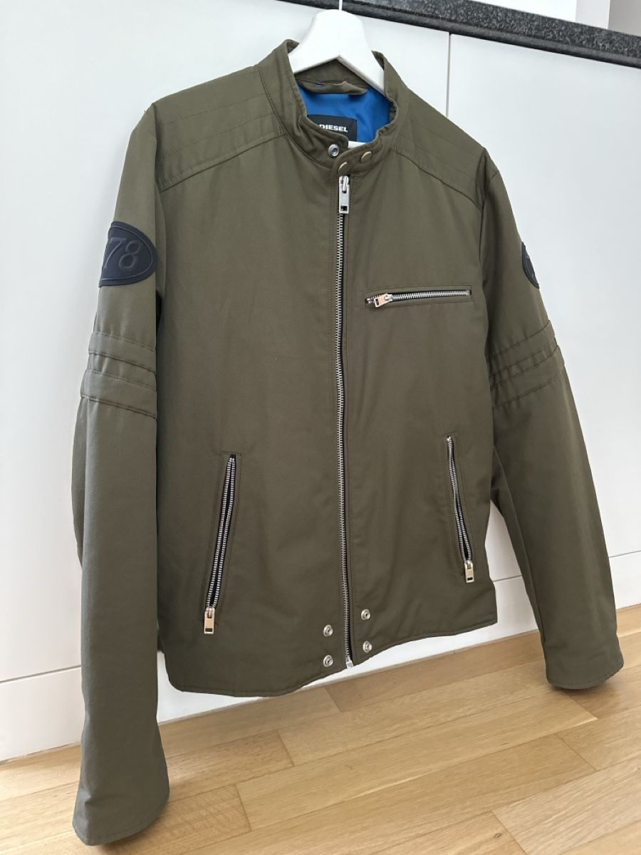Diesel Jacken: Diesel Jacket Army Green Size XL – Gebraucht aus Allschwil von MB4123