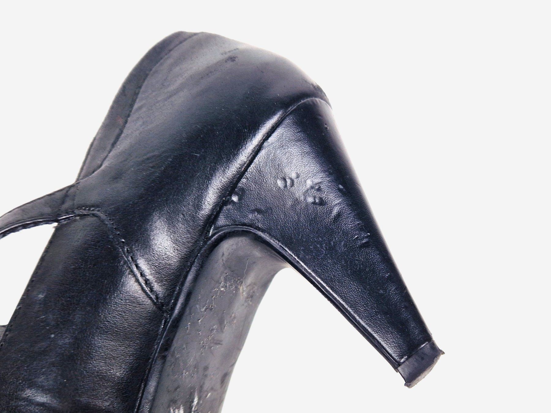 Scarpe da donna: 5th Avenue Schwarze Leder Pumps Gr.39 – Usato da Basel venduto da Restwert_Basel 4