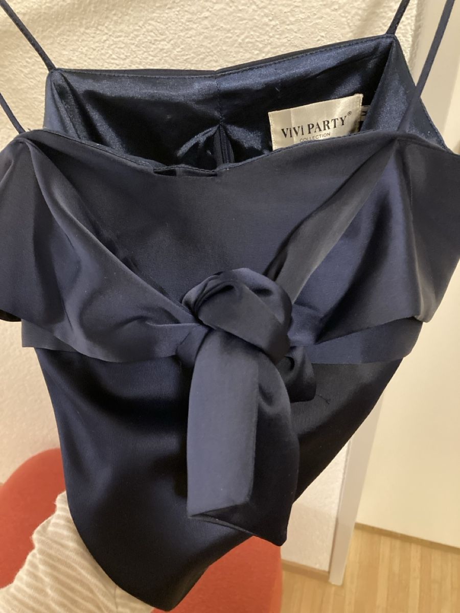 Top: Elegantes Top dunkelblau – Usato da Urtenen-Schönbühl venduto da alessibas 4